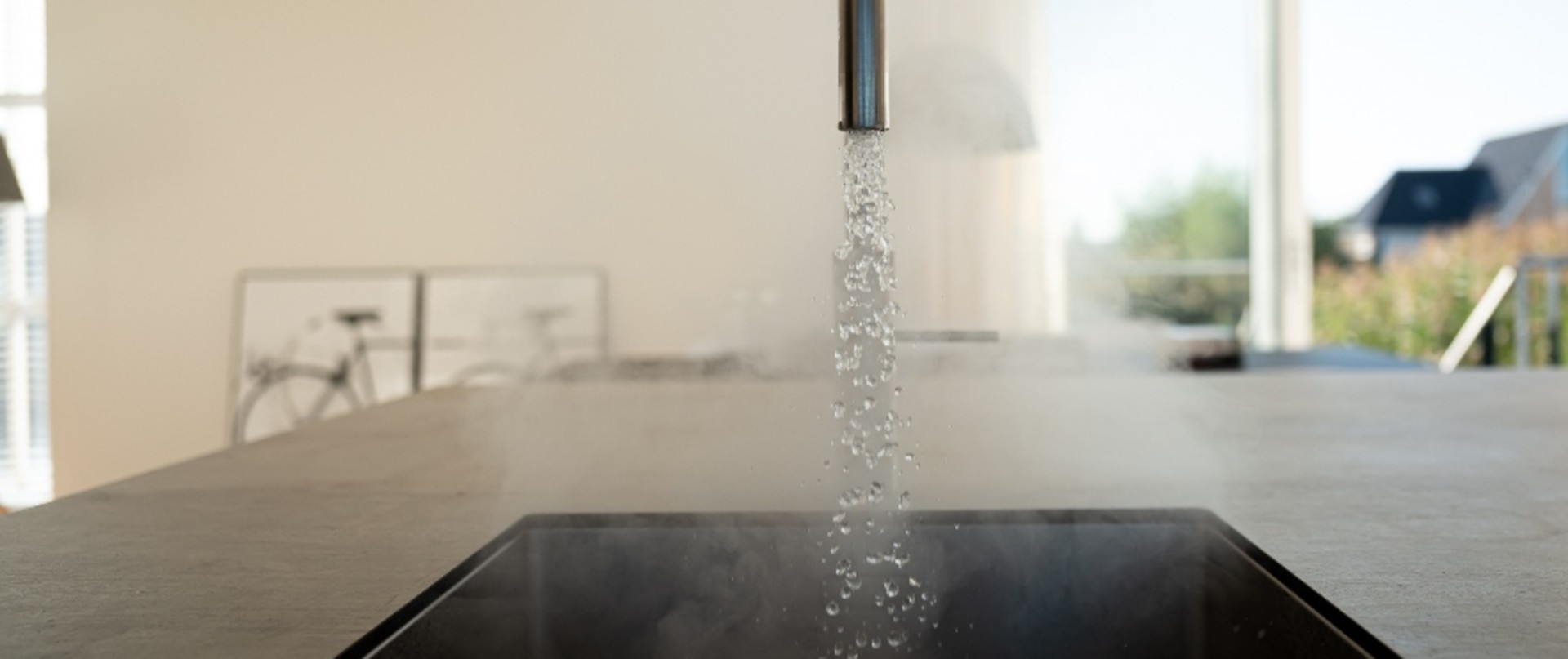 <h1>Duurzaam drijvend</h1>
ABC voldoet aan het KOMO Houtskeletbouw certificaat. Zijn producten of processen voorzien van deze erkende kwaliteitsverklaring van KOMO, dan kan men er blindelings op vertrouwen dat ze voldoen aan het bouwbesluit, bouwstoffenbesluit en specifieke kwaliteit-, prestatie- en veiligheidseisen die de marktpartijen stellen. Vanzelfsprekend werken we duurzaam en zijn FSC&reg; gecertificeerd. 
(FSC-C112040)